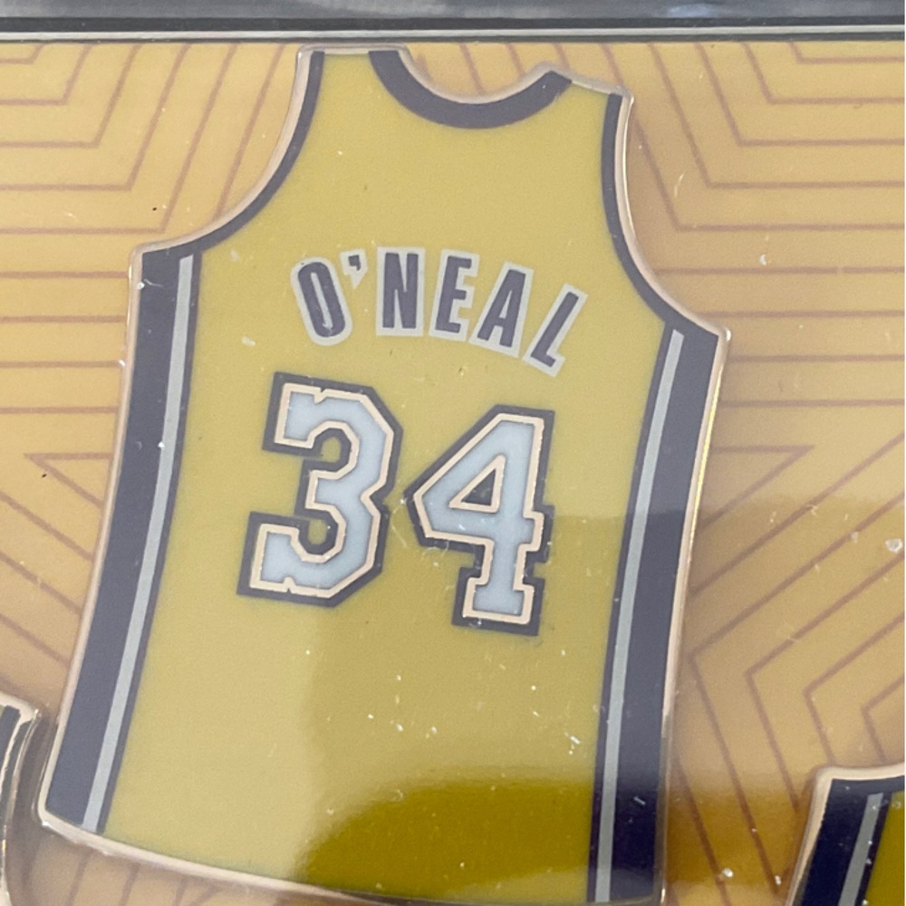 Los Angeles Lakers - Pin Set The 2000s NEW - Picture 3 of 7